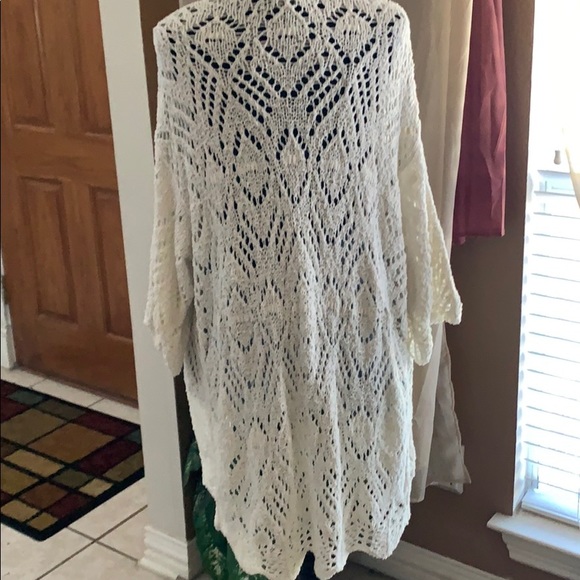 SOLD......AE Crochet Cardigan - Picture 5 of 7